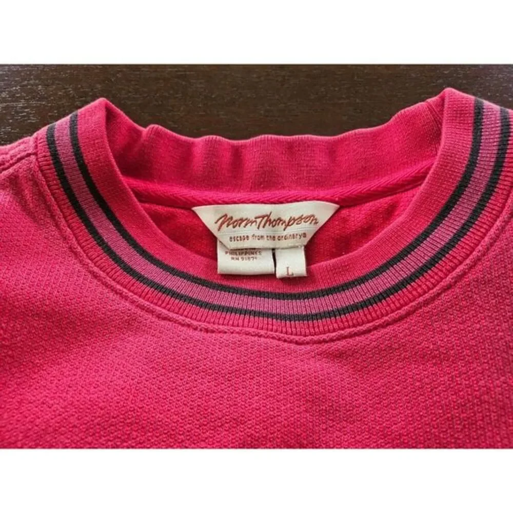 NORM THOMPSON Red Crewneck‎ Sweatshirt L escape from the ordinarye